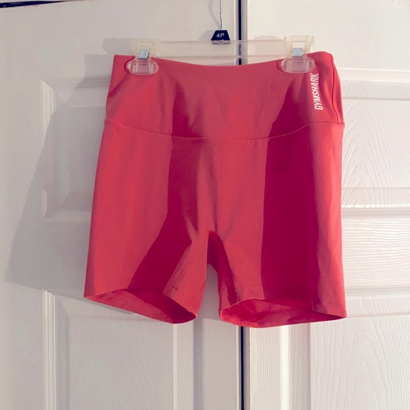 Gym Shark training shorts in Sunset Pink - Picture 1 of 4